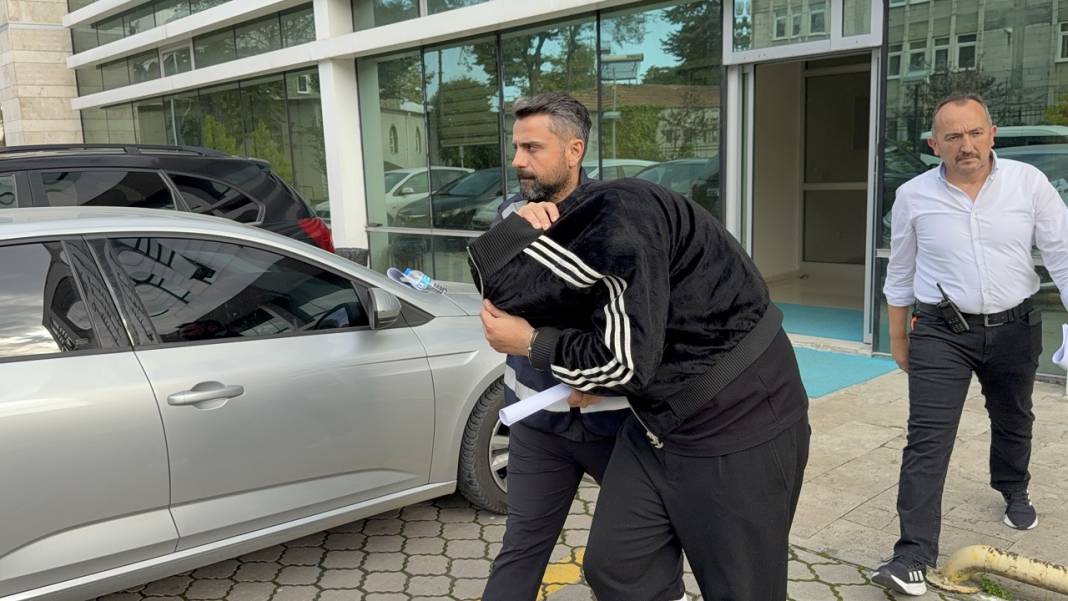 Buluşmaya gitti, çıplak fotoğrafları çekildi! 2